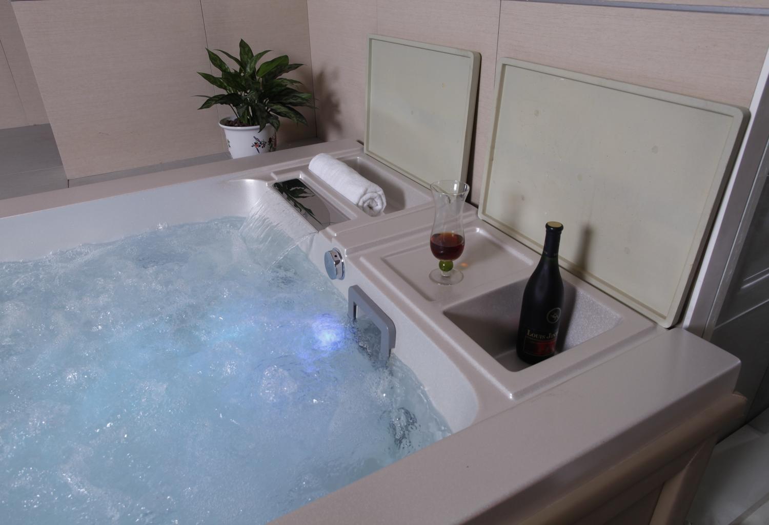 Vasca idromassaggio da esterno jacuzzi Crystal "Low Cost"