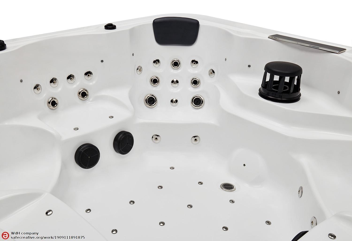 Vasca idromassaggio da esterno jacuzzi Luminary