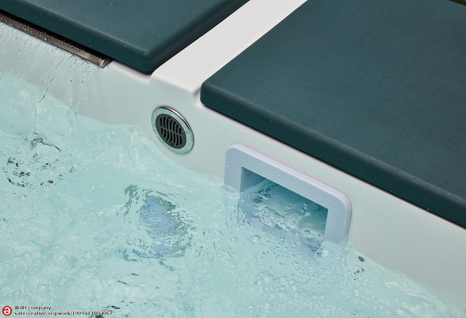 Vasca idromassaggio da esterno jacuzzi Crystal Plus