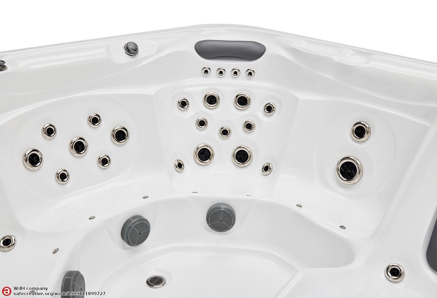 Vasca idromassaggio da esterno jacuzzi Nova